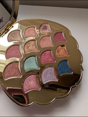 tarte Eyeshadow Palette Be A Mermaid — Pink, Rose Gold, Teal & Blue Shades